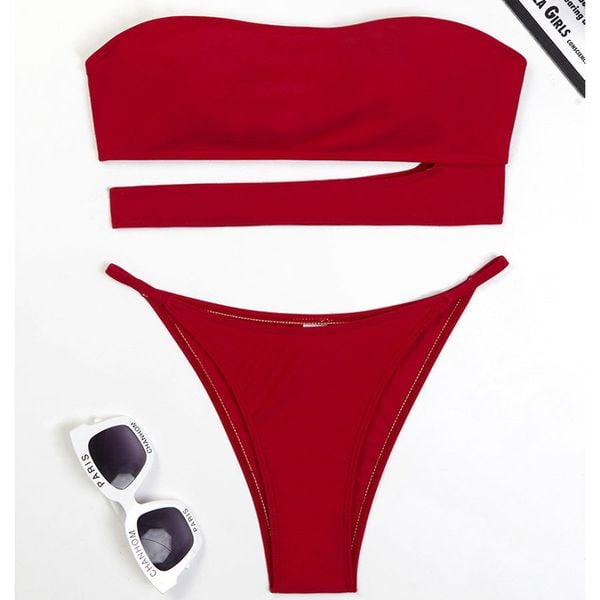 Strój kąpielowy bikini bandeau na plażę Nevia. Czerwone bikini damskie Intica, bez wzorów. Za 139.00 zł.