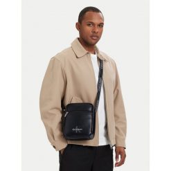 Saszetka Calvin Klein. Czarne saszetki męskie CALVIN KLEIN. Za 369.99 zł.