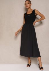 Czarna Rozkloszowana Sukienka z Wiskozy Ozdobiona Naszywką Ronlina. Czarne sukienki damskie Renee, na co dzień, z aplikacjami, z jeansu, eleganckie, bez kołnierzyka, bez ramiączek, midi, kopertowe. W wyprzedaży za 125.99 zł.
