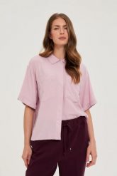 Wiskozowa koszula różowa. Czerwone koszule damskie MOODO, l, bez wzorów, z wiskozy, bez kołnierzyka, bez ramiączek. W wyprzedaży za 59.99 zł.
