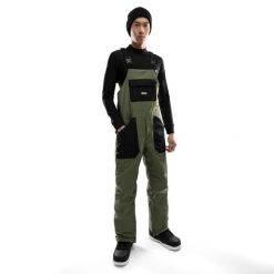 Spodnie snowboardowe z szelkami męskie B1 Klosters. Zielone spodnie materiałowe męskie SIROKO, bez wzorów, sportowe. W wyprzedaży za 478.95 zł.