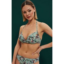 Góra od bikini patynowa. Zielone bikini damskie MOODO, bez wzorów. W wyprzedaży za 27.99 zł.