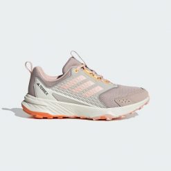 Buty Tracefinder Trail Running. Brązowe obuwie do biegania damskie Adidas. Za 299.00 zł.
