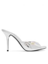 LOVE MOSCHINO Klapki JA28209G0OJE090B Srebrny. Szare klapki damskie Love Moschino, bez wzorów, ze skóry, bez obcasa. Za 839.99 zł.