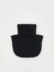 Dzianinowy komin z wiskozą - czarny. Czarne szaliki dziecięce Reserved, z dzianiny, bez ramiączek. W wyprzedaży za 25.99 zł.