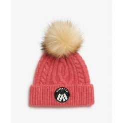 Czapka damska z plecionym wzorem Superdry Luxe. Czerwone czapki zimowe damskie Superdry. W wyprzedaży za 127.20 zł.