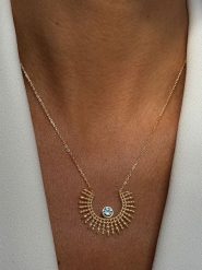 Nomad Pozłacany naszyjnik ze spinelem - dł. 45 cm rozmiar: onesize. Niebieskie naszyjniki damskie Nomad, pozłacane. Za 152.99 zł.