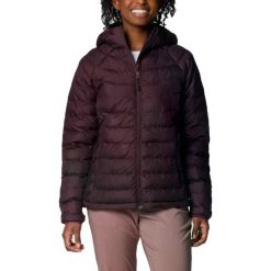 Kurtka COLUMBIA POWDER LITE II HOODED JACKET Bordeaux. Czerwone kurtki damskie Columbia, bez wzorów, z syntetyku, bez kaptura. Za 662.66 zł.