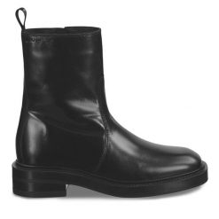 Botki Gant. Czarne botki damskie Gant, bez obcasa, na płaskiej podeszwie, bez zapięcia. Za 649.99 zł.