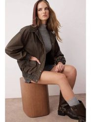 Trendyol Kurtka w kolorze ciemnobrązowym ze skóry syntetycznej rozmiar: L. Brązowe kurtki damskie Trendyol, l, bez wzorów, ze skóry, bez kaptura. Za 217.53 zł.
