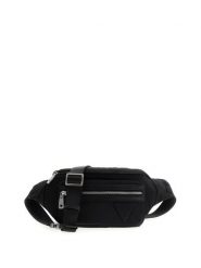 Guess Plecak 181577 Czarny. Czarne plecaki męskie Guess, z aplikacjami. Za 359.99 zł.