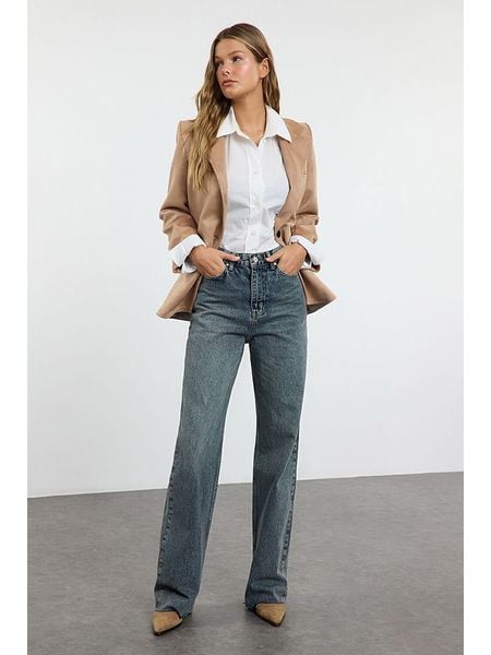 Trendyol Dżinsy - Comfort fit - w kolorze niebieskim rozmiar: 42. Niebieskie jeansy damskie Trendyol, z podwyższonym stanem. Za 147.95 zł.