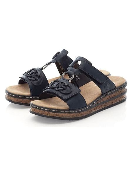 Rieker Klapki w kolorze granatowym rozmiar: 42. Niebieskie klapki damskie Rieker, bez wzorów, bez obcasa, na koturnie. Za 177.32 zł.