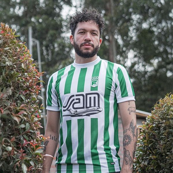Atlético Nacional retro koszulka piłkarska z 1989 roku. Białe t-shirty sportowe męskie COPA FOOTBALL, bez ramiączek, do piłki nożnej. Za 294.64 zł.