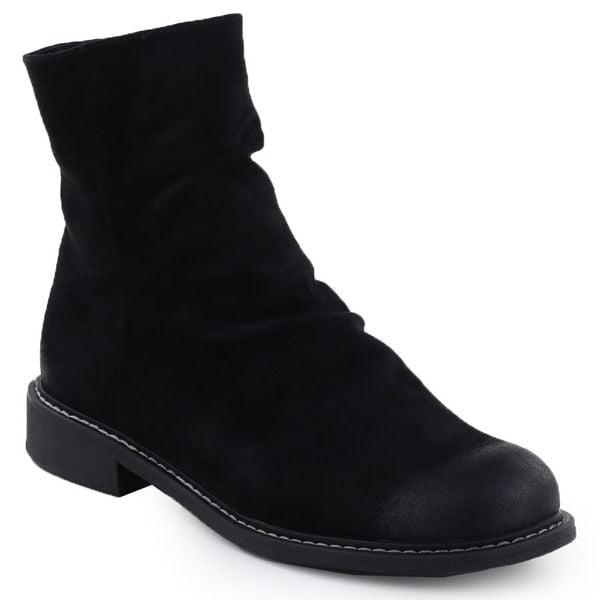 Botki zamszowe damskie marszczone czarne Potocki Z25-SZ12716. Czarne botki damskie POTOCKI, z nubiku, eleganckie, bez obcasa, bez zapięcia. Za 189.99 zł.