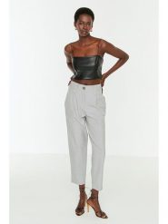 Trendyol Spodnie w kolorze szarym rozmiar: 36. Szare spodnie materiałowe damskie Trendyol, bez wzorów, z materiału. Za 78.99 zł.