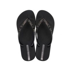 Japonki damskie Ipanema Mesh IX. Czarne klapki damskie Ipanema, bez wzorów, z meshu, bez obcasa. Za 59.99 zł.