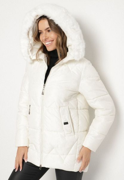 Biała Pikowana Kurtka o Pudełkowym Kroju z Kapturem z Futerkiem Rearria. Białe kurtki damskie Born2be, na zimę, l, bez wzorów, z dzianiny, z kapturem. Za 189.99 zł.