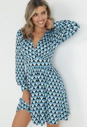 Niebieska Sukienka Mini z Kopertowym Dekoltem Kiyani. Niebieskie sukienki damskie Born2be, l, bez wzorów, bez kołnierzyka, bez ramiączek, mini, kopertowe. Za 159.99 zł.