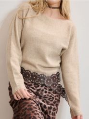 Sweter - beżowy. Brązowe swetry klasyczne damskie Sinsay, l, bez kołnierzyka. W wyprzedaży za 27.99 zł.