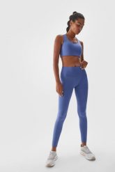 4F Legginsy treningowe z wysokim stanem damskie - granatowe XL. Niebieskie legginsy damskie 4f, s, bez wzorów, z dzianiny, z podwyższonym stanem, na fitness i siłownię. W wyprzedaży za 69.99 zł.