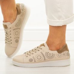 Beżowe skórzane ażurowe półbuty damskie Filippo Dp7681/26. Brązowe półbuty damskie Filippo, w ażurowe wzory, z jeansu, klasyczne, z okrągłym noskiem, bez obcasa, na koturnie. Za 219.00 zł.