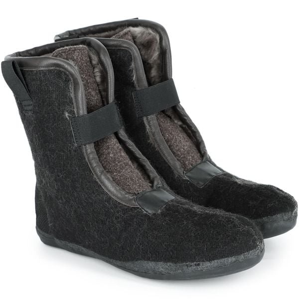 But wewnętrzny MEINDL Nordkap. Czarne obuwie trekkingowe damskie MEINDL. Za 599.90 zł.