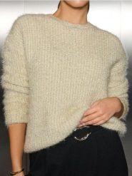 Sweter z futrzanym wykończeniem - złoty. Żółte swetry klasyczne damskie Sinsay, l, z futra, bez kołnierzyka. Za 59.99 zł.