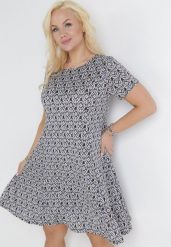 Czarno-Bezowa Sukienka Mini w Drobne Kwiaty Eudolla. Czarne sukienki damskie Born2be, m, bez wzorów, bez kołnierzyka, bez ramiączek, mini, rozkloszowane. W wyprzedaży za 55.99 zł.