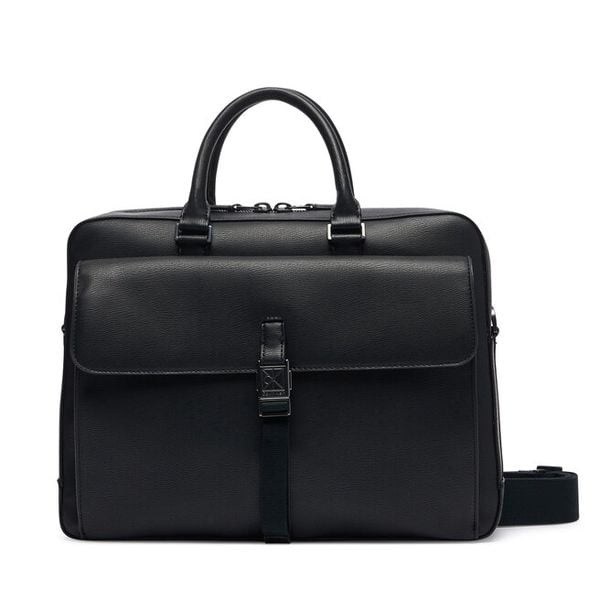Torba na laptopa Calvin Klein. Czarne torby na laptopa damskie CALVIN KLEIN, bez wzorów. Za 649.99 zł.