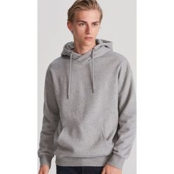 Gładka bluza z kapturem - Jasny szary. Szare bluzy z kapturem męskie Reserved, l. Za 89.99 zł.