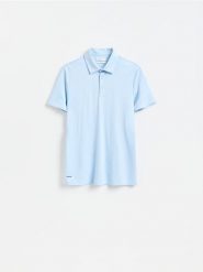 Koszulka polo slim z wiskozą - jasnoniebieski. Niebieskie koszulki polo męskie Reserved, l, bez wzorów, z dzianiny, bez ramiączek. Za 99.99 zł.