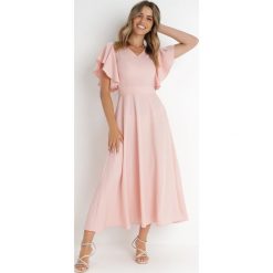 Różowa Rozkloszowana Sukienka Zdobiona Falbanami Emilienne. Czerwone sukienki damskie Born2be, na co dzień, m, z aplikacjami, z jeansu, eleganckie, bez kołnierzyka, bez ramiączek, maxi, proste. W wyprzedaży za 111.99 zł.