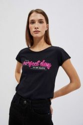 T-shirt z napisem czarny. Czarne t-shirty damskie MOODO, xs, bez wzorów, z bawełny, bez kołnierzyka. W wyprzedaży za 17.99 zł.