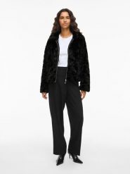 Vila Kurtka "VIDORTE" w kolorze czarnym ze sztucznego futerka rozmiar: 36. Czarne kurtki damskie Vila, bez wzorów, bez kaptura. Za 173.99 zł.