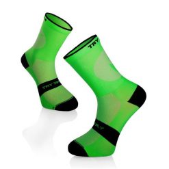 Skarpety rowerowe SKARPETKI ROWEROWE LEKKIE Fluo Green. Zielone skarpetki damskie TRY TO FLY, bez wzorów, z elastanu. Za 57.64 zł.