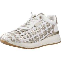 Buty CARMELA 162287C Biały. Białe obuwie trekkingowe damskie Carmela. Za 355.65 zł.