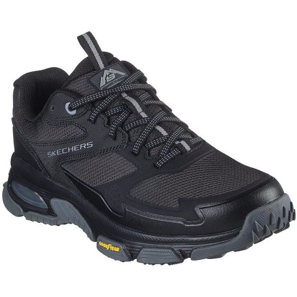 Buty sportowe męskie Skechers Skech air Envoy Sleek Envoy. Czarne buty sportowe na co dzień męskie Skechers, bez zapięcia. W wyprzedaży za 390.00 zł.