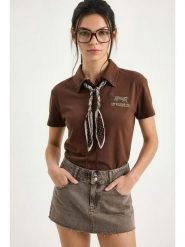Bianco Lucci Koszulka polo w kolorze brązowym rozmiar: S. Brązowe bluzki damskie Bianco Lucci, s, z aplikacjami, bez kołnierzyka, bez ramiączek. Za 85.95 zł.
