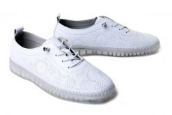 Filippo DP7810/26 WH, półbuty damskie. Białe półbuty damskie Filippo, bez wzorów, ze skóry, bez obcasa. Za 164.90 zł.