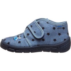 Kapcie w kolorze niebieskim. Niebieskie buciki dla niemowląt Lamino Shoes, bez zapięcia. W wyprzedaży za 42.95 zł.