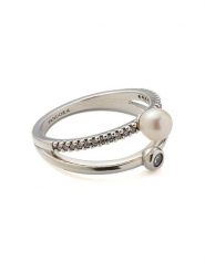 Pandora Srebrny pierścionek z perłą i cyrkoniami rozmiar: 50. Białe pierścionki damskie Pandora, z cyrkonią, srebrne. Za 387.45 zł.