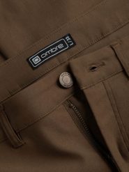 Spodnie męskie materiałowe REGULAR z kieszeniami cargo - oliwkowe V2 OM-PACG-0178 - XXL. Zielone spodnie materiałowe męskie Ombre Clothing, bez wzorów, z materiału. W wyprzedaży za 79.99 zł.