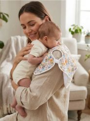 Chusta do karmienia z motywem kwiatowym - wielobarwny. Chusty i apaszki dziecięce Sinsay. Za 15.99 zł.