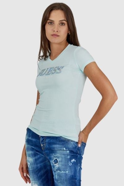 GUESS Błękitny t-shirt damski z metalicznym logo i cyrkoniami, Rozmiar XS. Niebieskie t-shirty damskie Guess, s, z aplikacjami, bez kołnierzyka. W wyprzedaży za 123.99 zł.