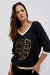 Bluza z dekoltem w serek i nadrukiem czarna. Czarne bluzy bez kaptura damskie MOODO, xs, z bawełny. W wyprzedaży za 54.99 zł.