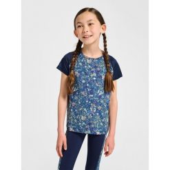 Koszulka dla dziewczynki Hummel Mix. Niebieskie koszulki dziewczęce HUMMEL, bez wzorów, bez ramiączek. Za 158.00 zł.