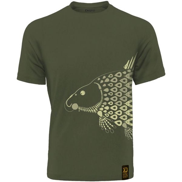 Koszulka Męska Wędkarska T-Shirt Delphin Tackle Karp. Zielone t-shirty męskie Delphin, m, bez wzorów, bez kołnierzyka. Za 82.99 zł.