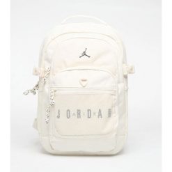Plecak sportowy Air Jordan Jam Blacktop Backpack 25L Pale Ivory LM9047-W5T. Białe plecaki damskie Jordan, bez wzorów. Za 527.85 zł.