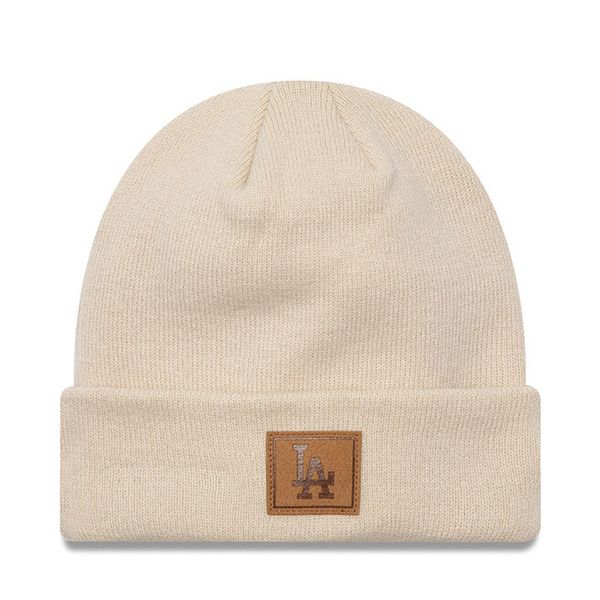 Czapka New Era. Brązowe czapki zimowe damskie New Era. Za 99.99 zł.